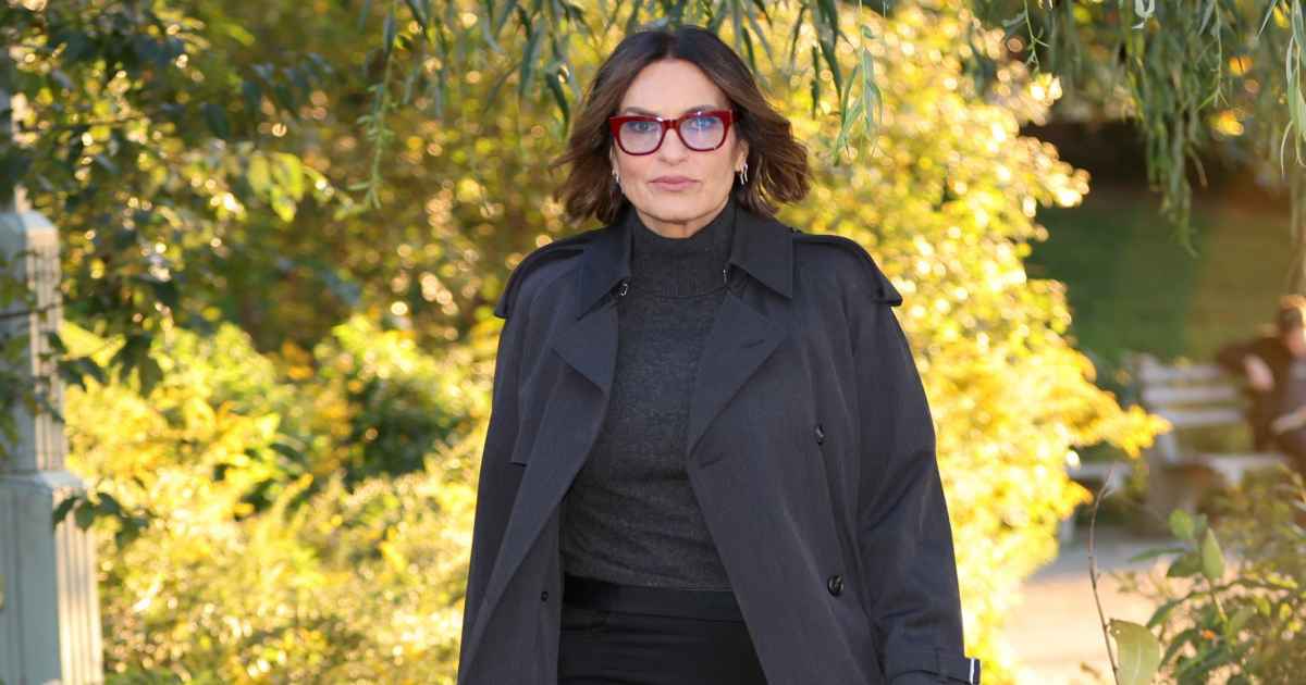 Case Closed! Mariska Hargitay Just Made the Case for a Black Trench Coat This Fall