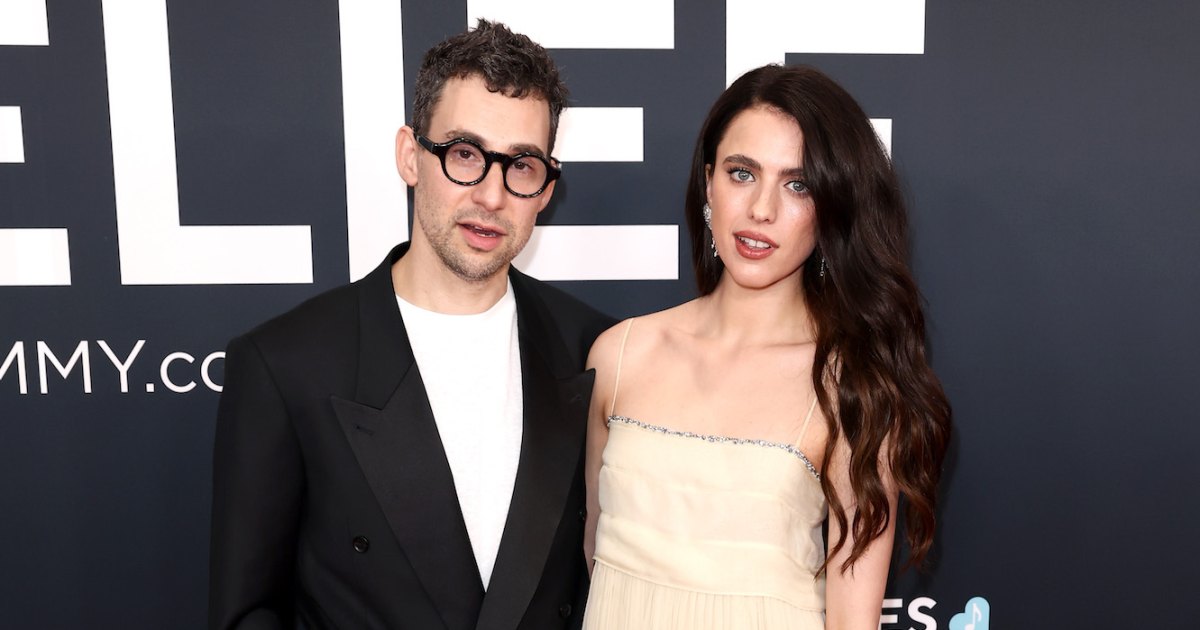 Why Jack Antonoff Finds Singing Margaret Qualley Love Songs Amid Split ‘Really Beautiful’ Why Jack Antonoff Finds Singing Margaret Qualley Love Songs Amid Split ‘Really Beautiful’