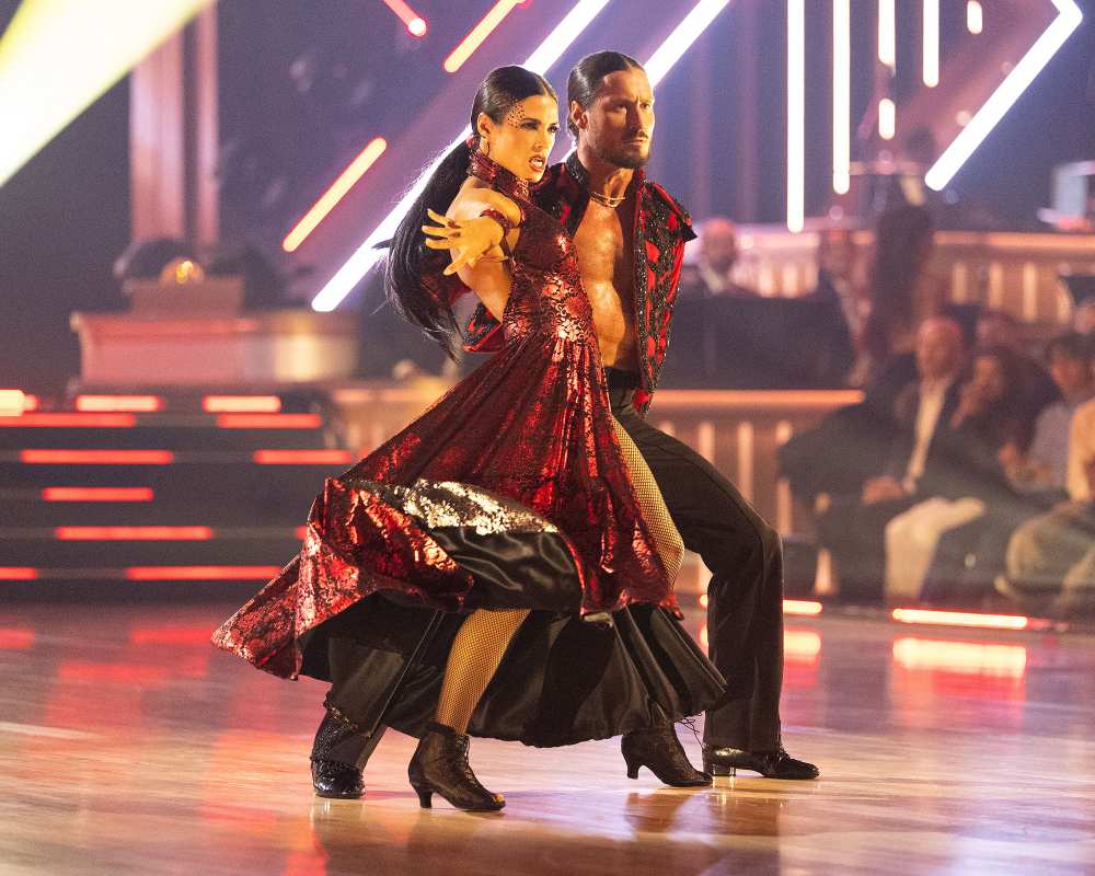 Jenna Dewan and Val Chmerkovskiy Dancing With the Stars Super Bowl Night