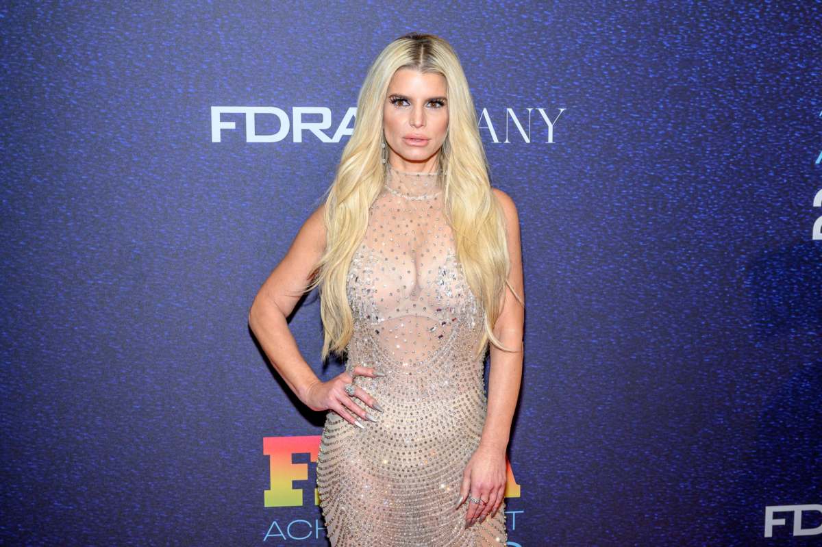 Jessica Simpson and Boyfriend Thomas Eisenhood Step Out for Rare Date in New Mexico