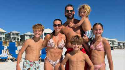 Jessie James Decker and Eric Deckers Kids Show Off Their Abs Again on Fall Break