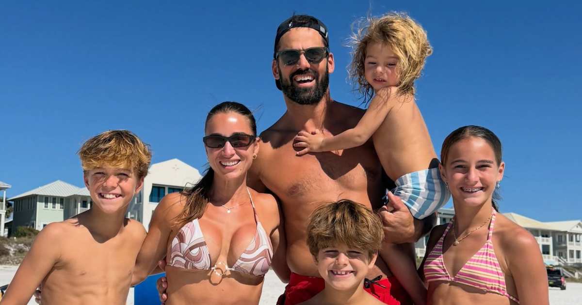 Jessie James Decker and Eric Decker’s Kids Show Off Their Abs Again on ‘Fall Break’ Jessie James Decker and Eric Decker’s Kids Show Off Their Abs Again on ‘Fall Break’