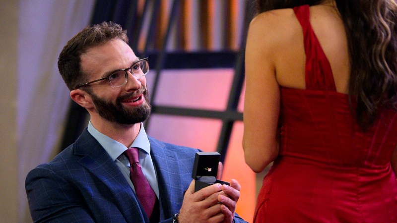 usmagazine.com - Miranda Siwak - Love Is Blind's John Clarifies Healthcare Beliefs After 'Condensed' Pod Conversation