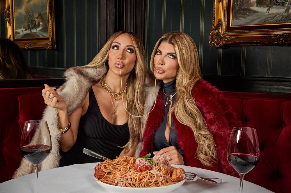 Melissa Gorga and Teresa Giudice 2644 Us Magazine 6074