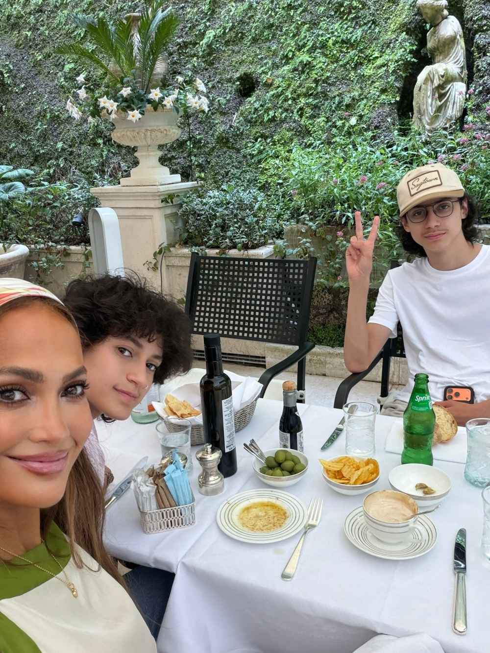 Jennifer Lopez, Emme Muniz and Max Muniz