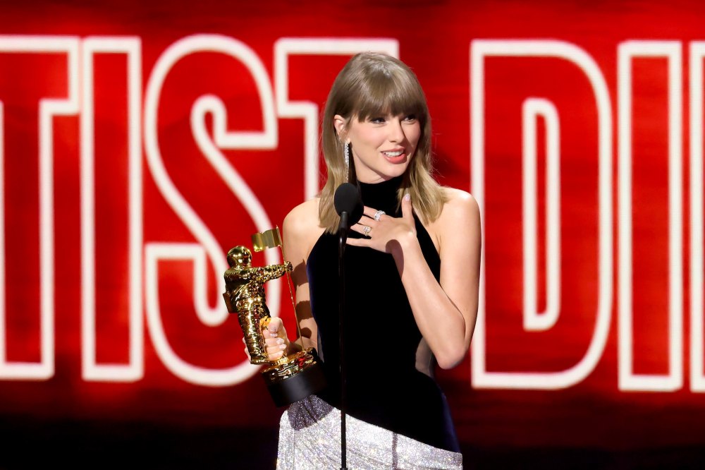 Taylor-Swift-GettyImages-2297478613