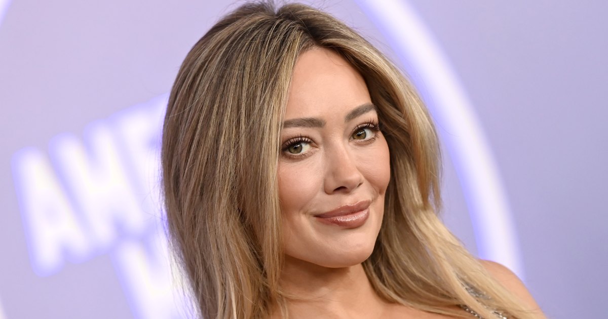 Hilary Duff Loves Ugg, and We Found the Exact Cool-Girl Slippers She Wears Out and About (on Sale) Hilary Duff Loves Ugg, and We Found the Exact Cool-Girl Slippers She Wears Out and About (on Sale)