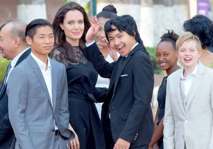 Angelina Jolie, Pax, Maddox, Zahara and Shiloh