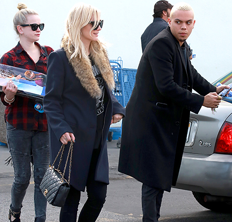 Ashlee Simpson and Evan Ross step out