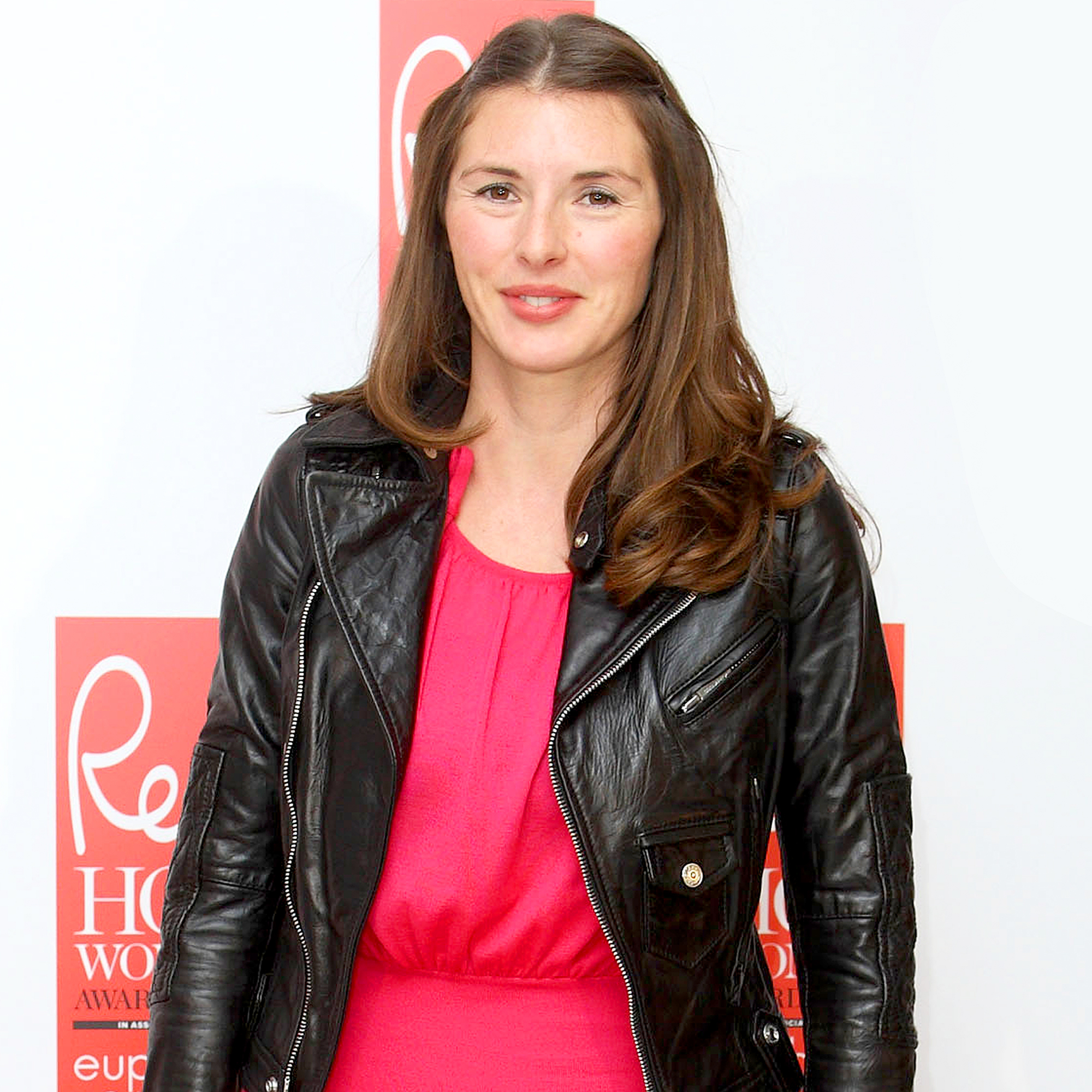 Jools Oliver Criticized For Post Baby Body Photo