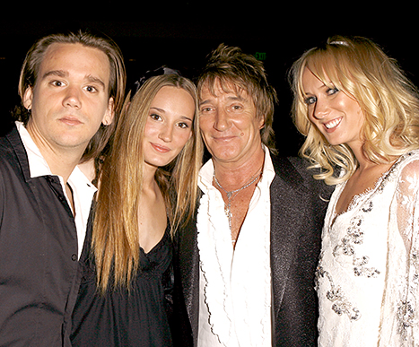 Sean Stewart, Ruby Stewart and Kimberly Stewart with Rod Stewart