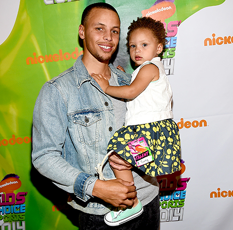 Stephen Curry with daughter