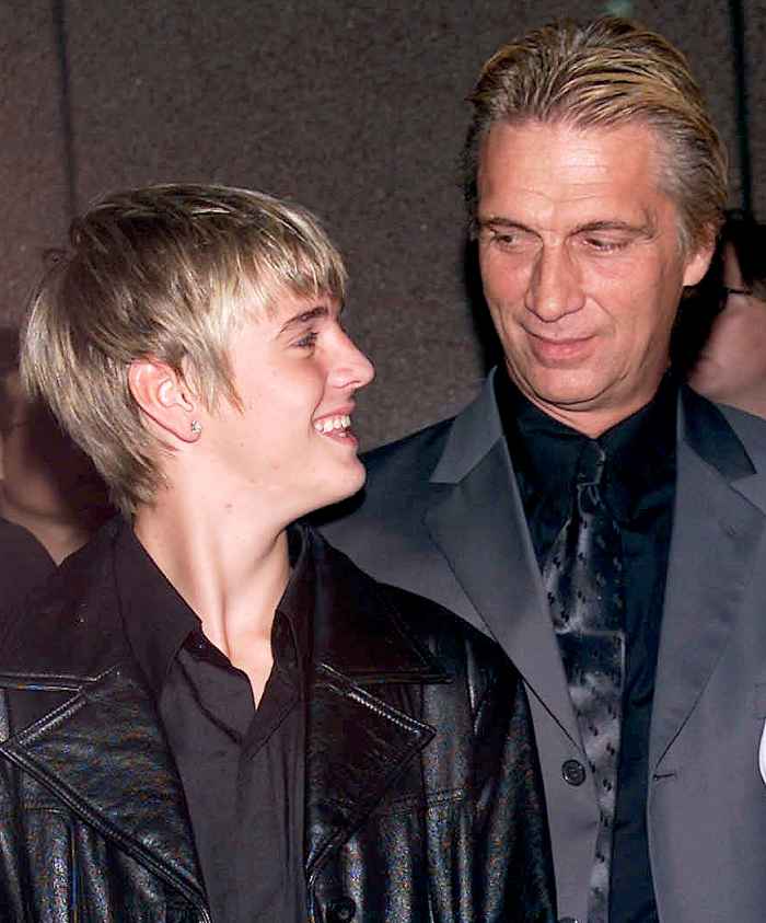 Aaron Carter with Bob Carter at the Michael Jackson: 30th Anniversary Celebration, in 2001.