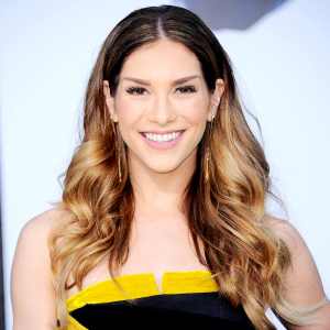 Allison holker zoom e7a2f276 804f 47ee 8a82 9f9a26ce9479