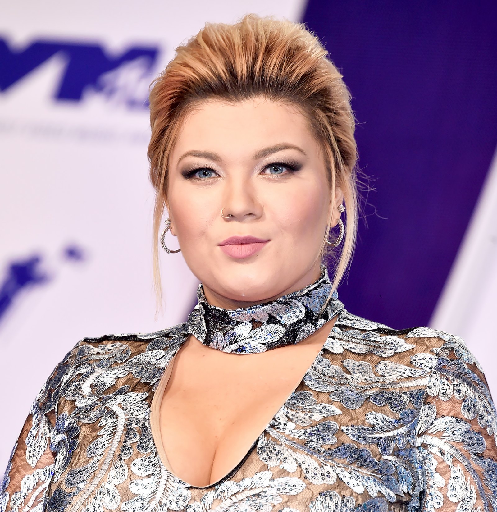VMAs 2017: Amber Portwood Stunned in Nude-Illusion Dress