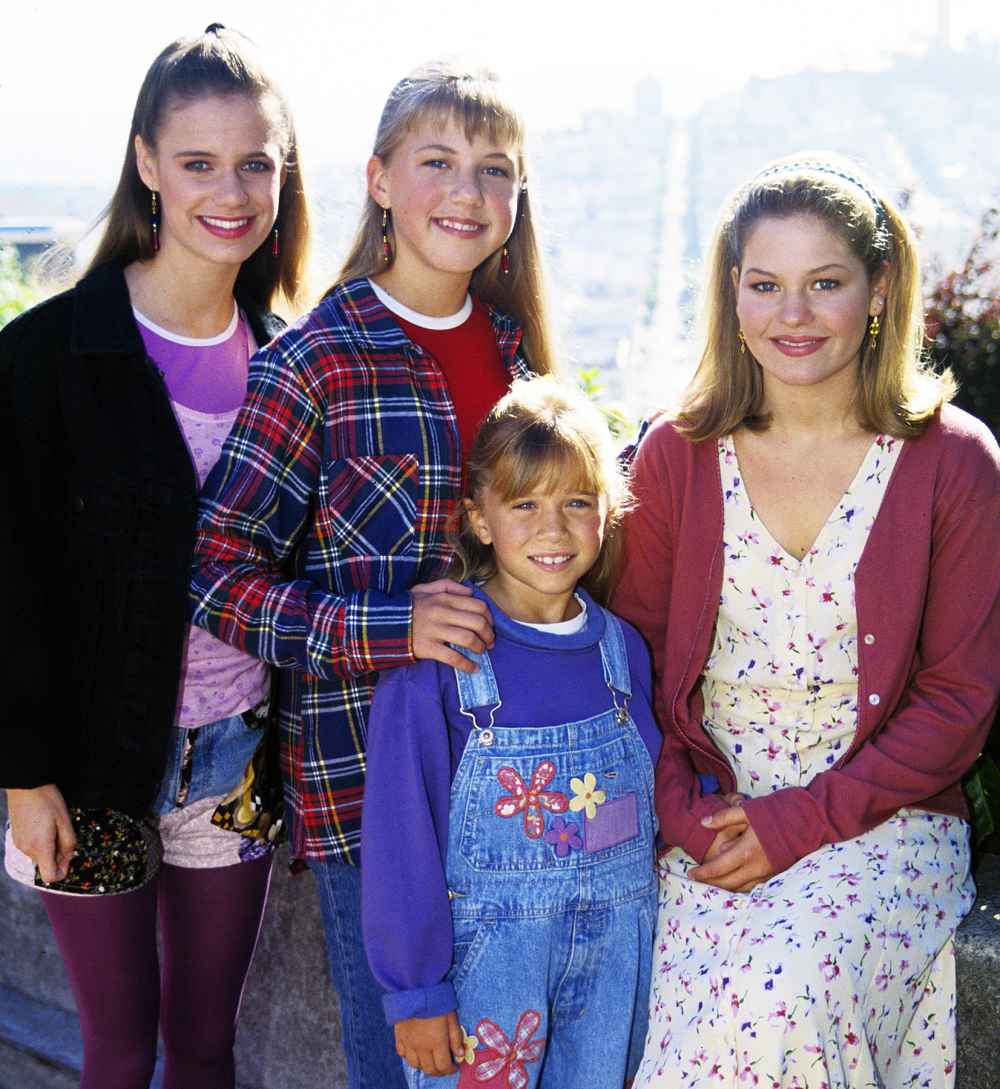 Andrea Barber, Jodie Sweetin, Mary-Kate Olsen and Candace Cameron Bure in 1994