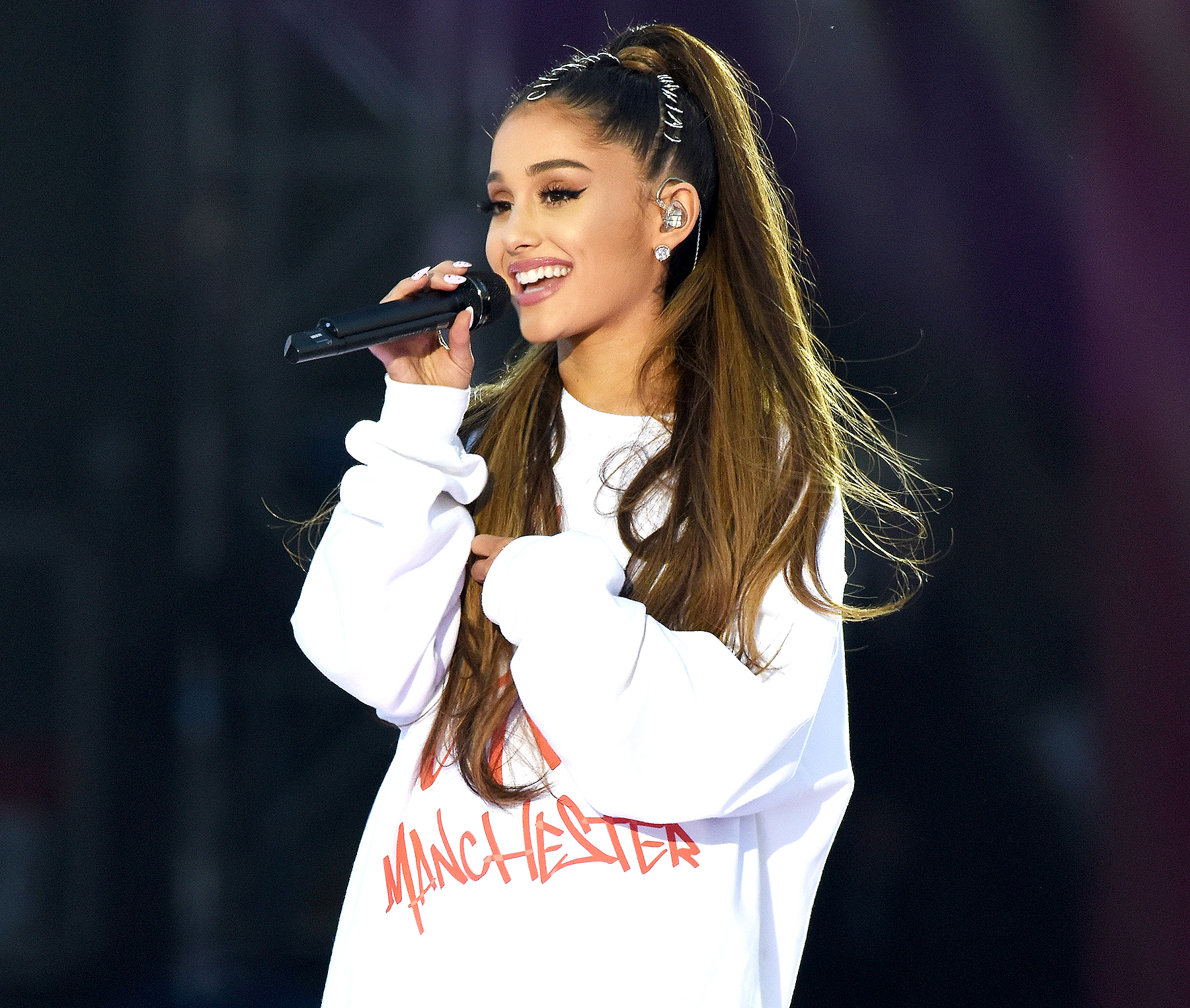 Ariana grande fbe30836 8f9d 46e8 aaa9 33d63553893f