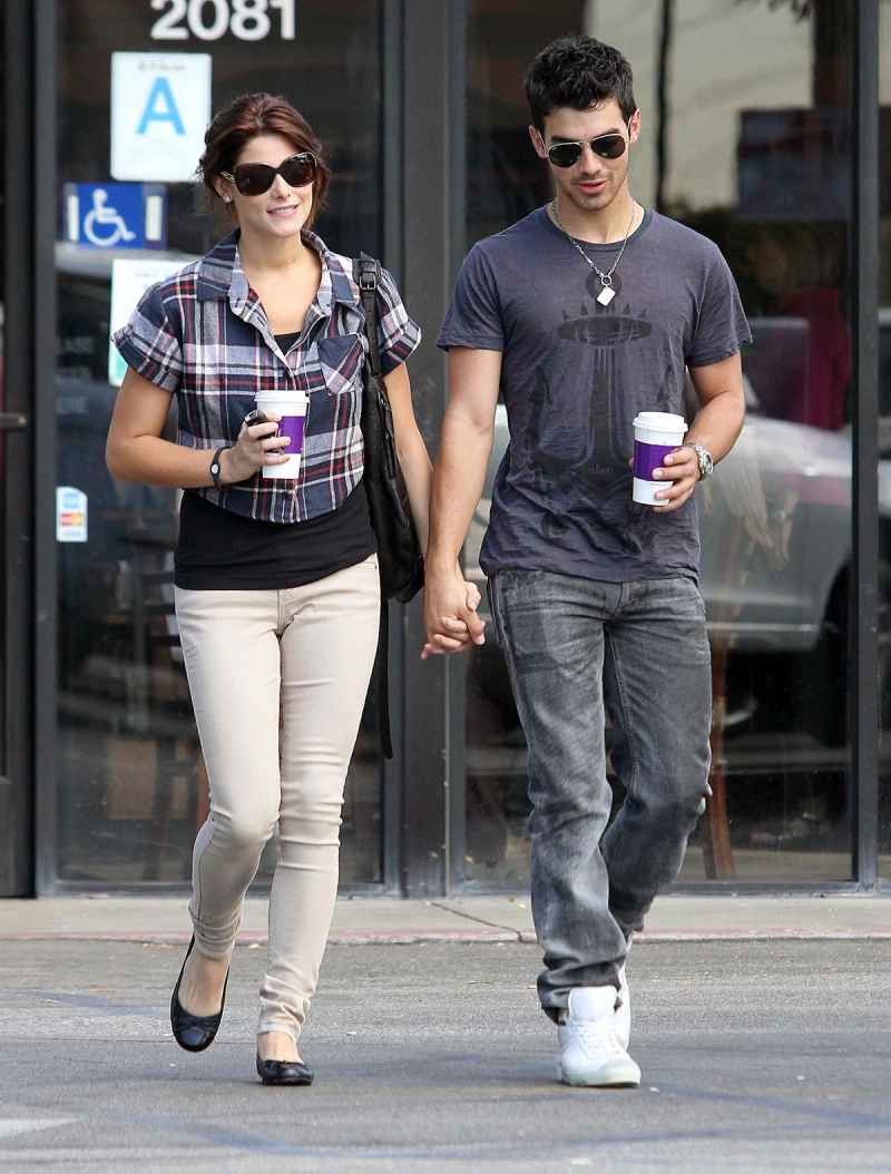Joe Jonas Talks Losing His Virginity In Candid Reddit AMA