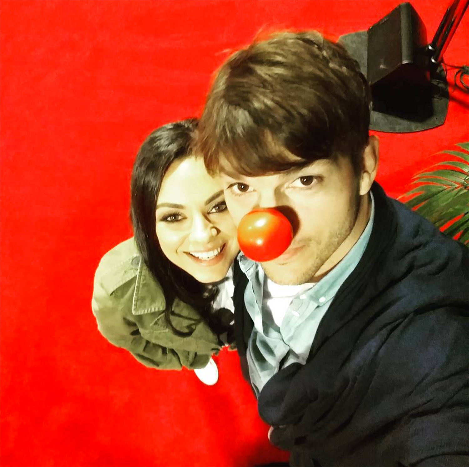 Ashton kutcher mila kunis 83904040 7ac8 4359 a948 3530108a343d