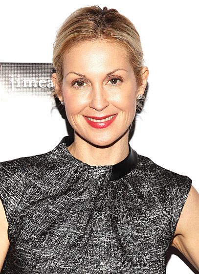 1320855996_kelly rutherford lg