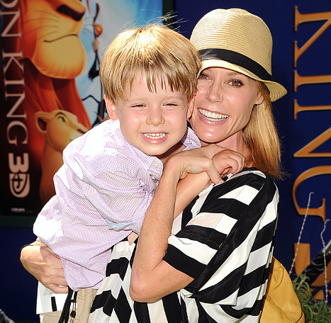 Julie Bowen: My Son Almost Died From an Allergic Reaction to Bees