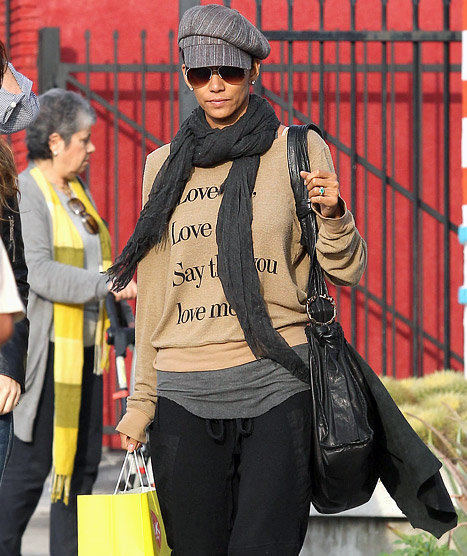 PICTURE: Halle Berry Wears \