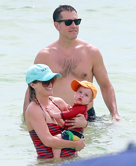 Jim Toth, Reese Witherspoon and Tennessee on vacation in Florida