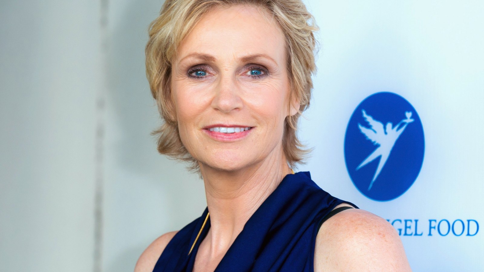 Jane Lynch arrives at Project Angel Food's Annual Angel Awards 2013.