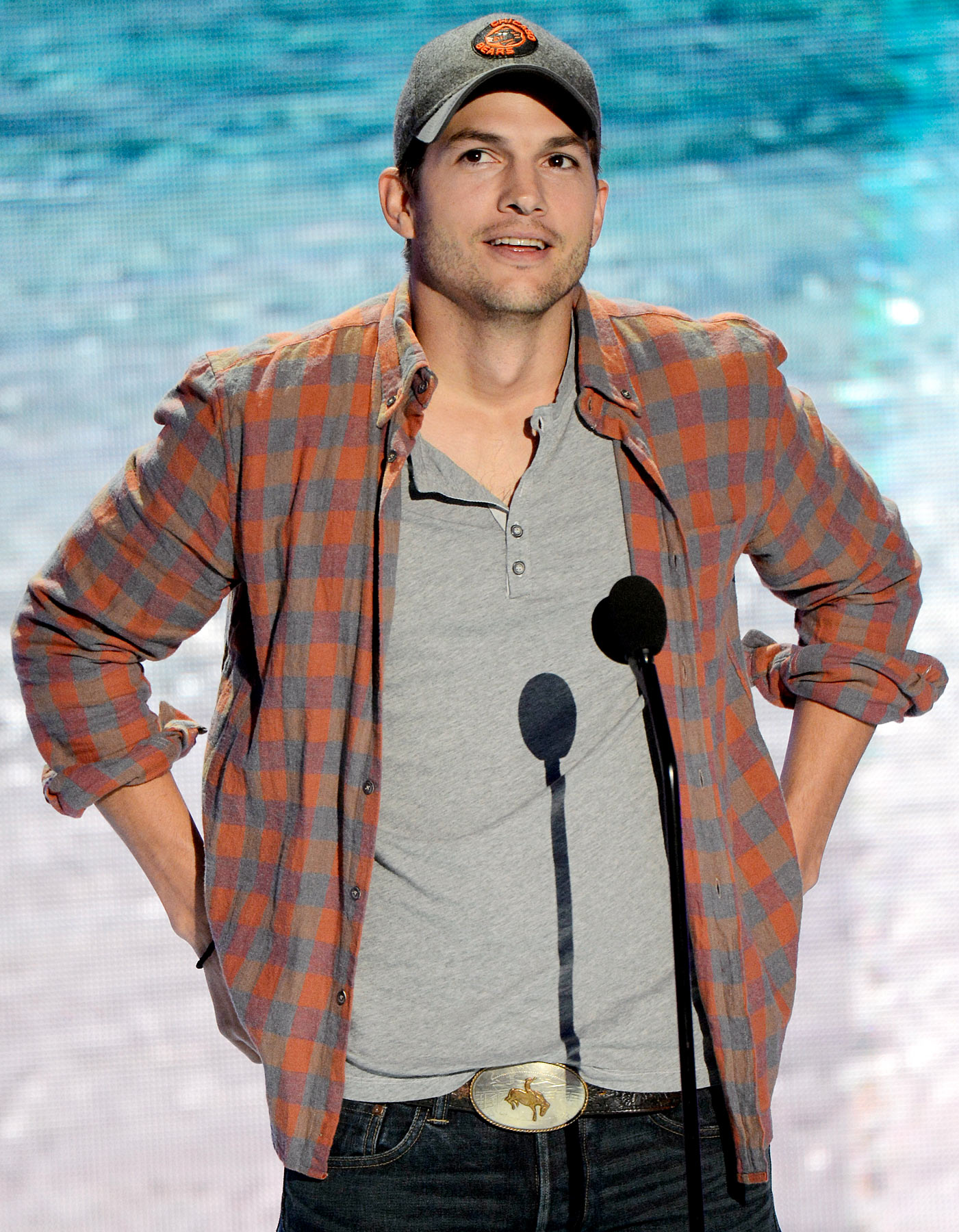 Ashton Kutcher's Teen Choice Awards Speech: Says First Name Is Chris