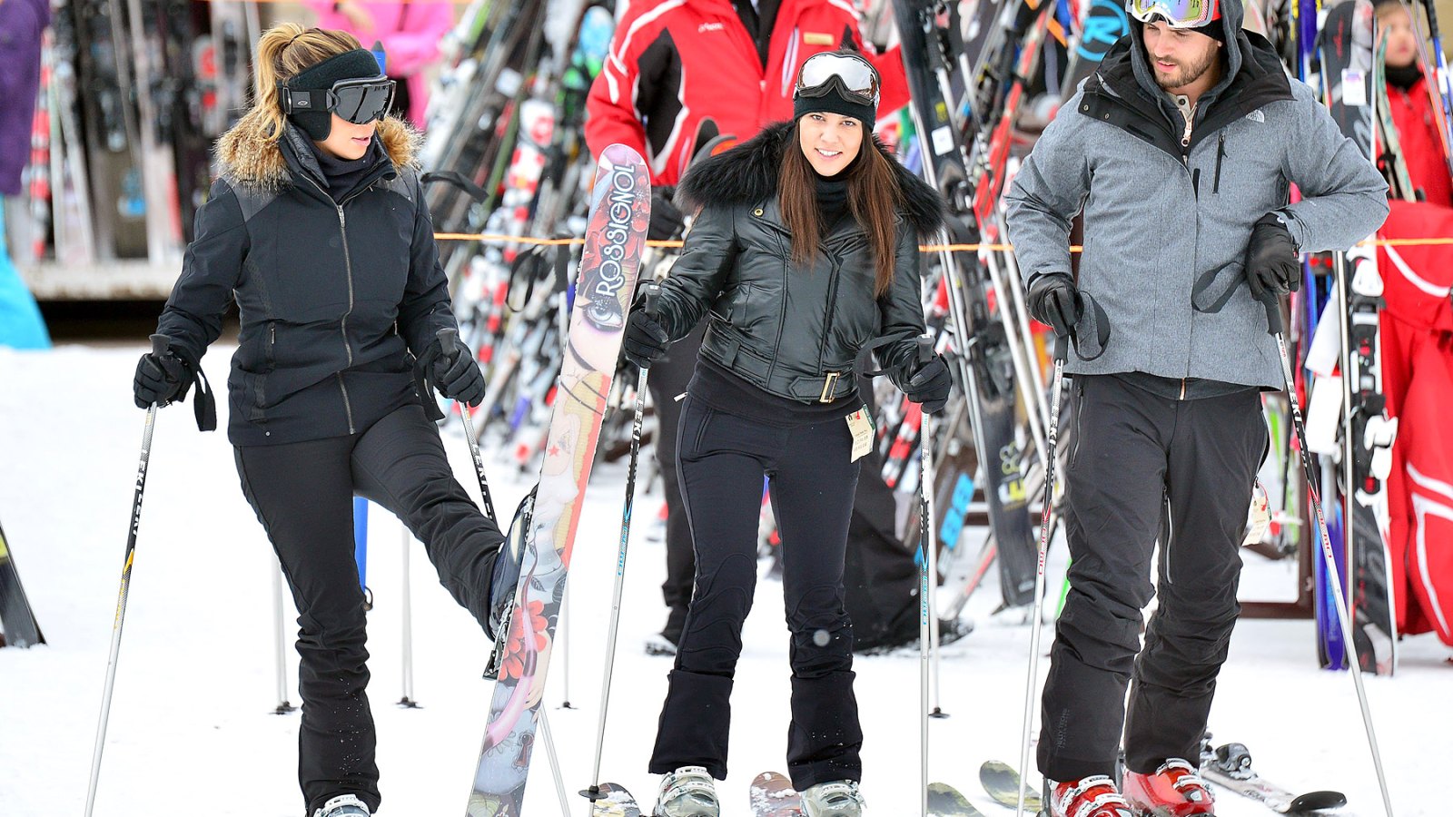 Kim Kardashian, Kourtney Kardashian, and Scott Disick go skiing