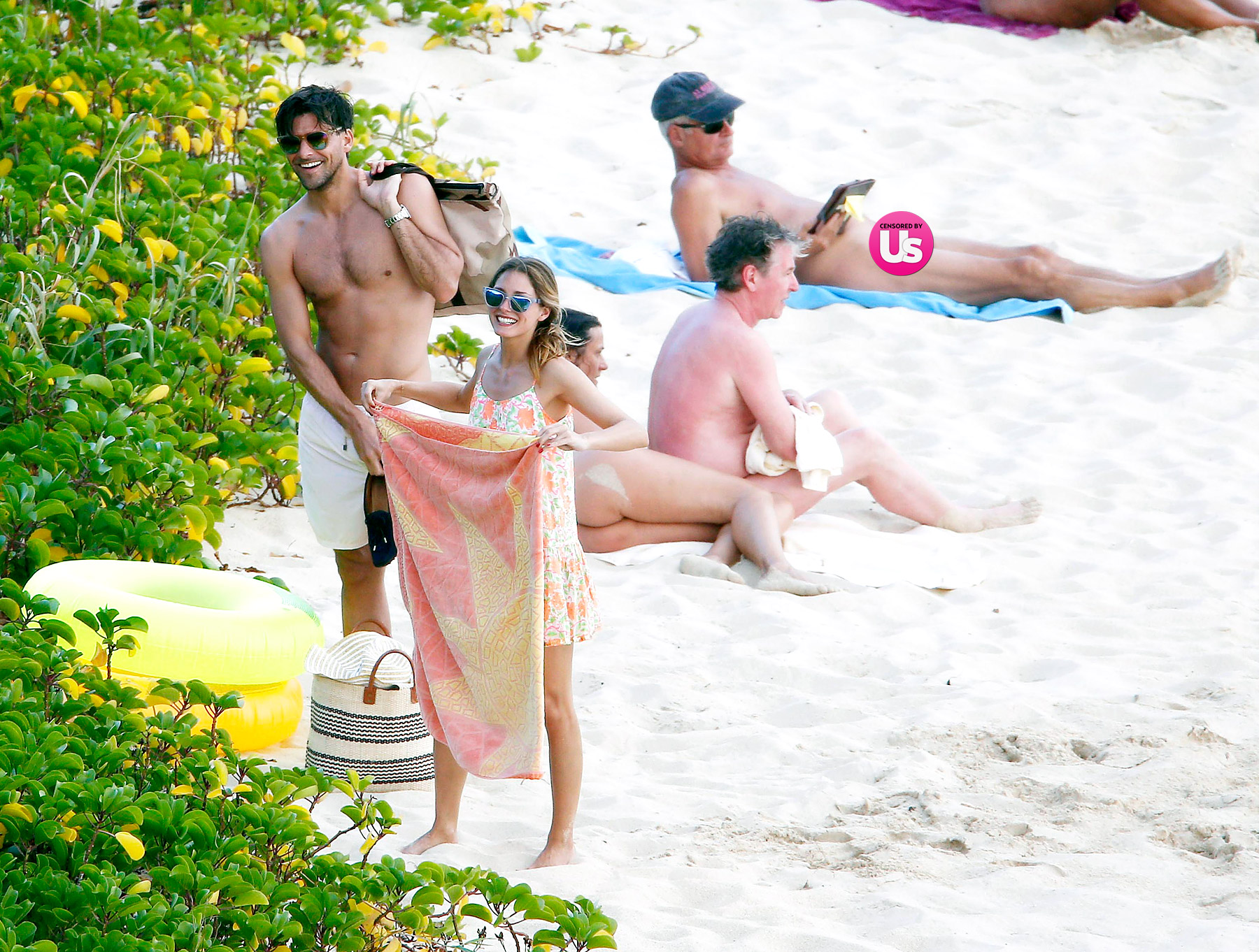 Adam Levine Naked Pose All Nude Beach