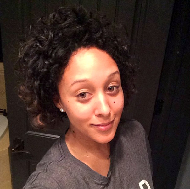 Tamera Mowry-Housley shows off a new curly hairstyle on instagram