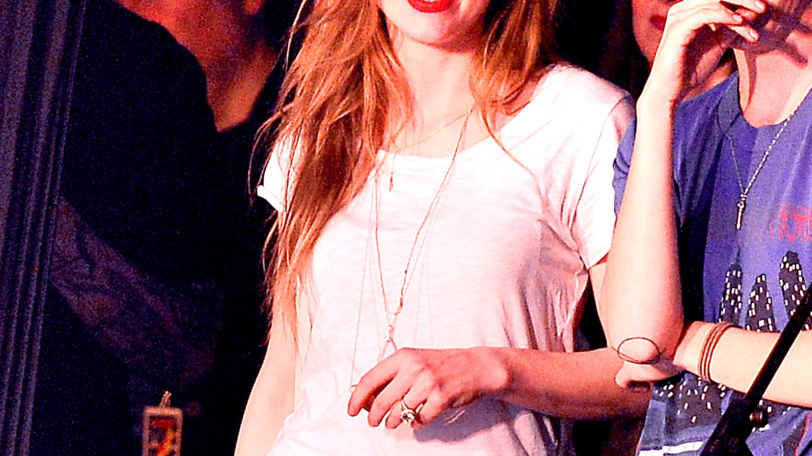 Amber Heard shows off her engagement ring on Jan. 27, 2014