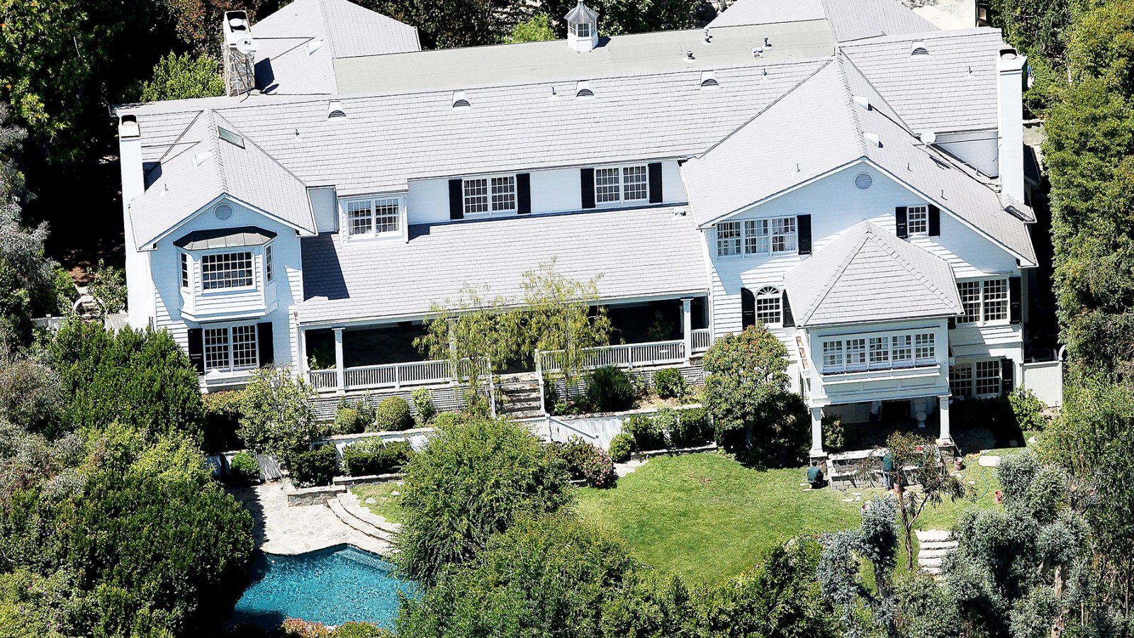 Ashton Kutcher, Mila Kunis purchase $10 million home in Beverly Hills