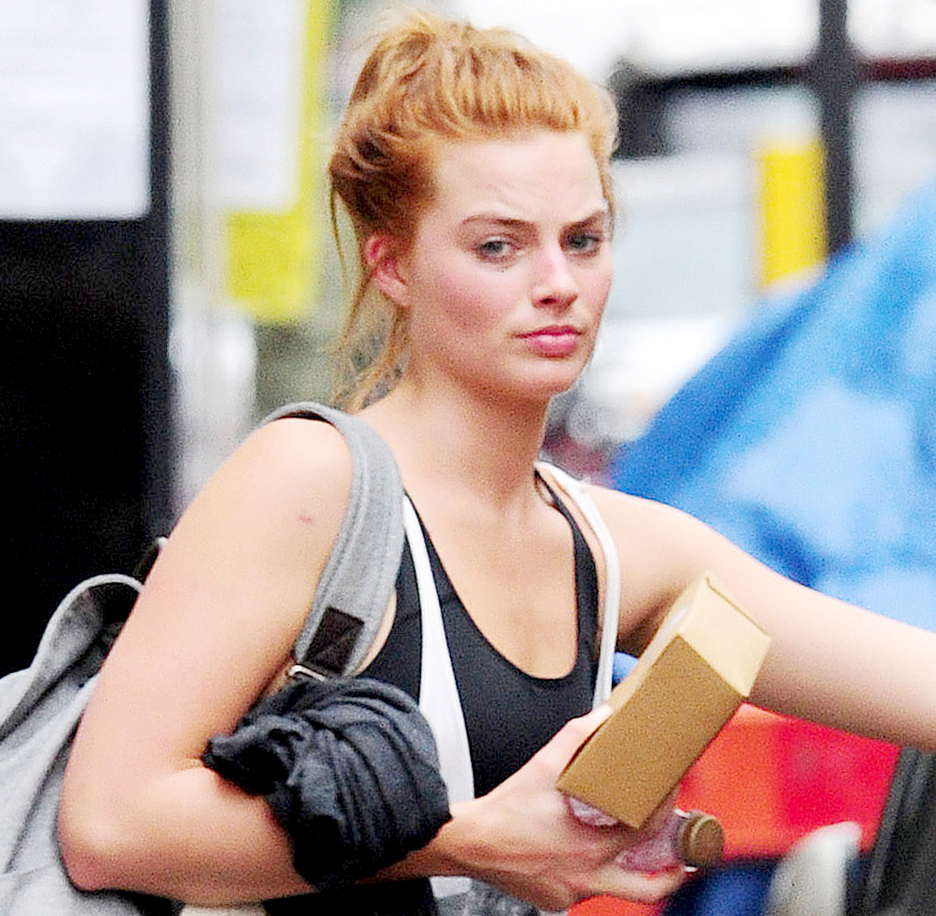 Margot Robbie Debuts Red Hair Color in London: Makeover Picture