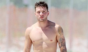 Ryan Phillipe Ripped Ryan Phillippe Looks Ripped Shirtless, Hits Beach In Miami: Pictures