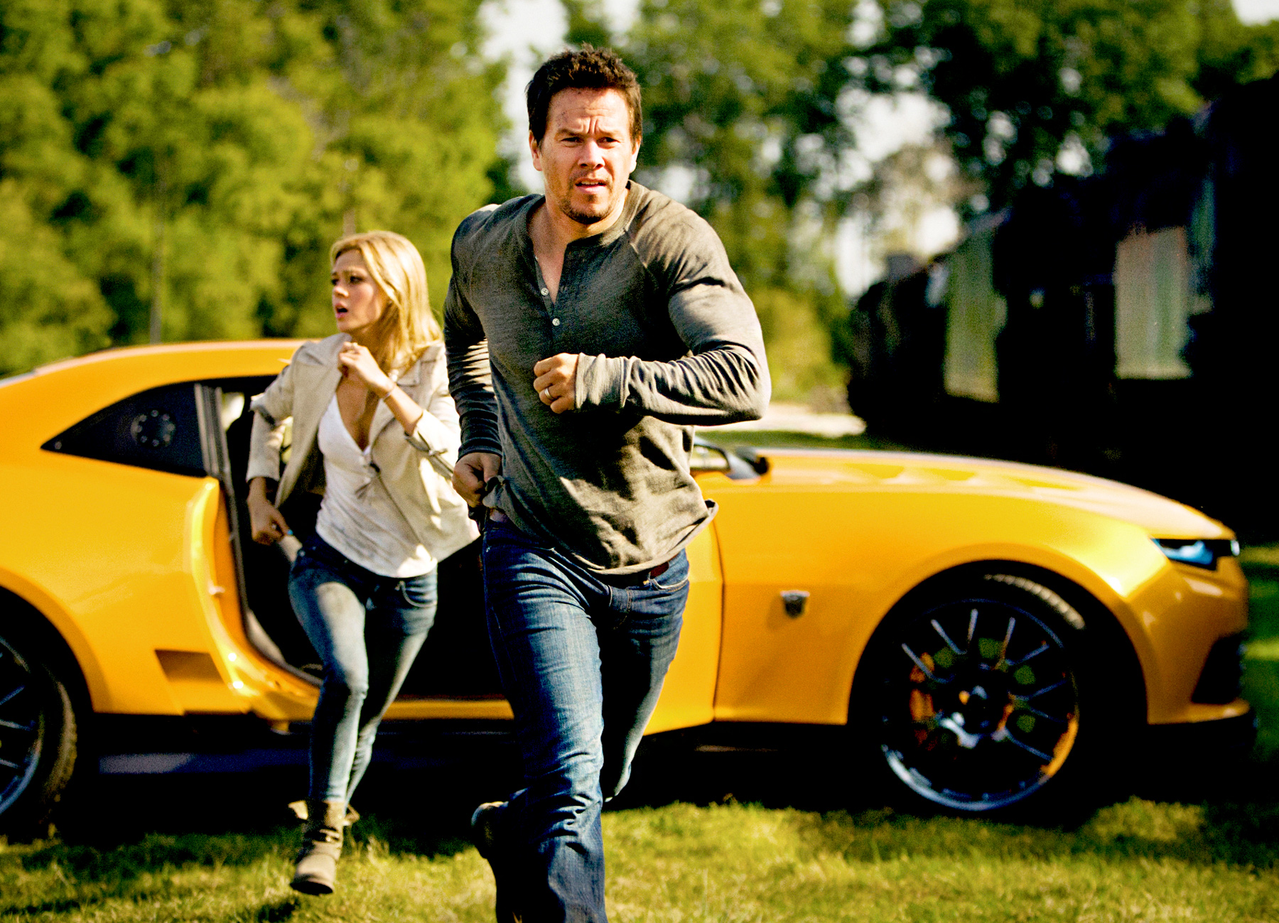 Transformers Age of Extinction Review: Mark Wahlberg Film Gets 2 Stars