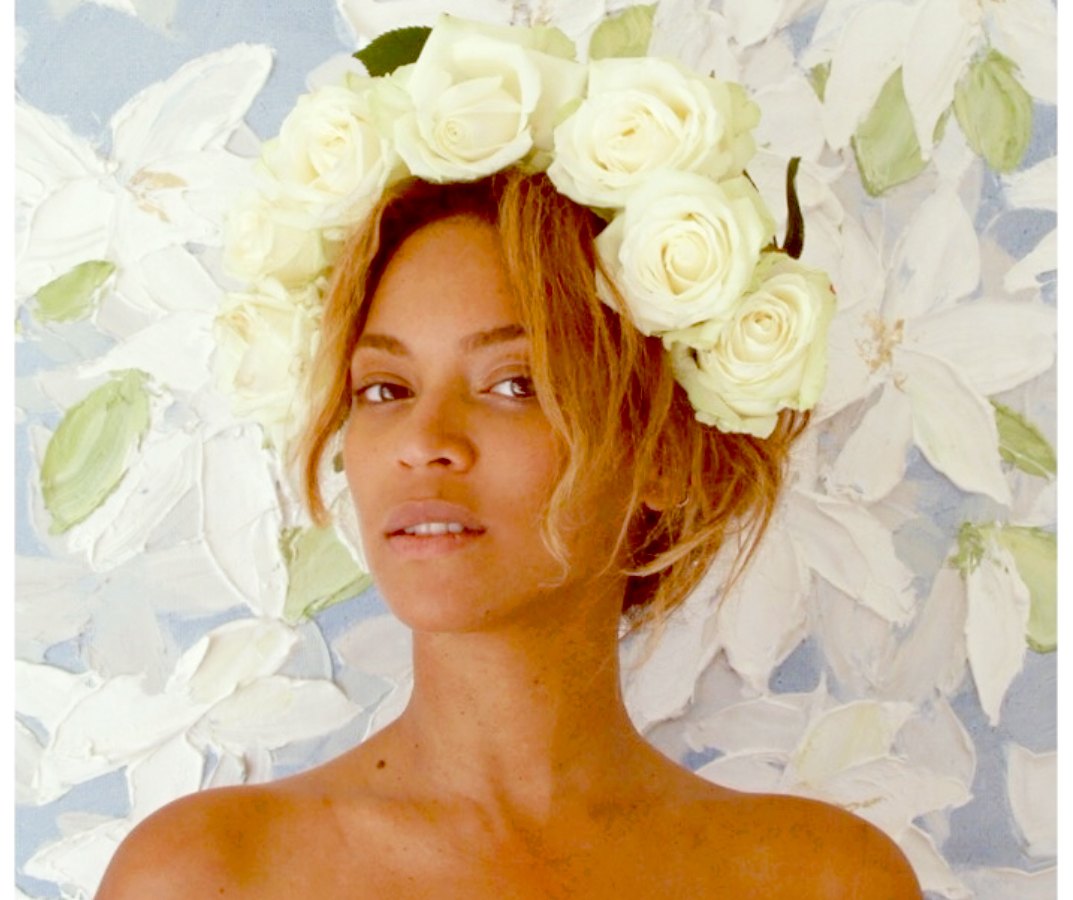 Beyonce Looks Flawless Without Makeup, Swings With Blue Ivy: Pictures