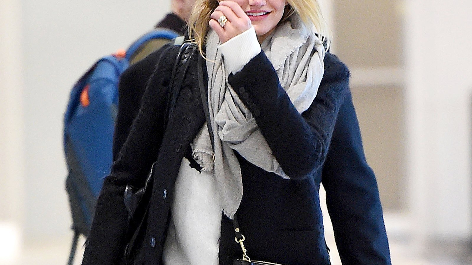 Cameron Diaz wearing a possible engagement ring