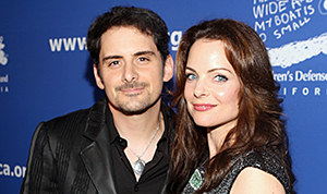 Brad Paisley Renews Wedding Vows With Wife Kimberly Williams-Paisley