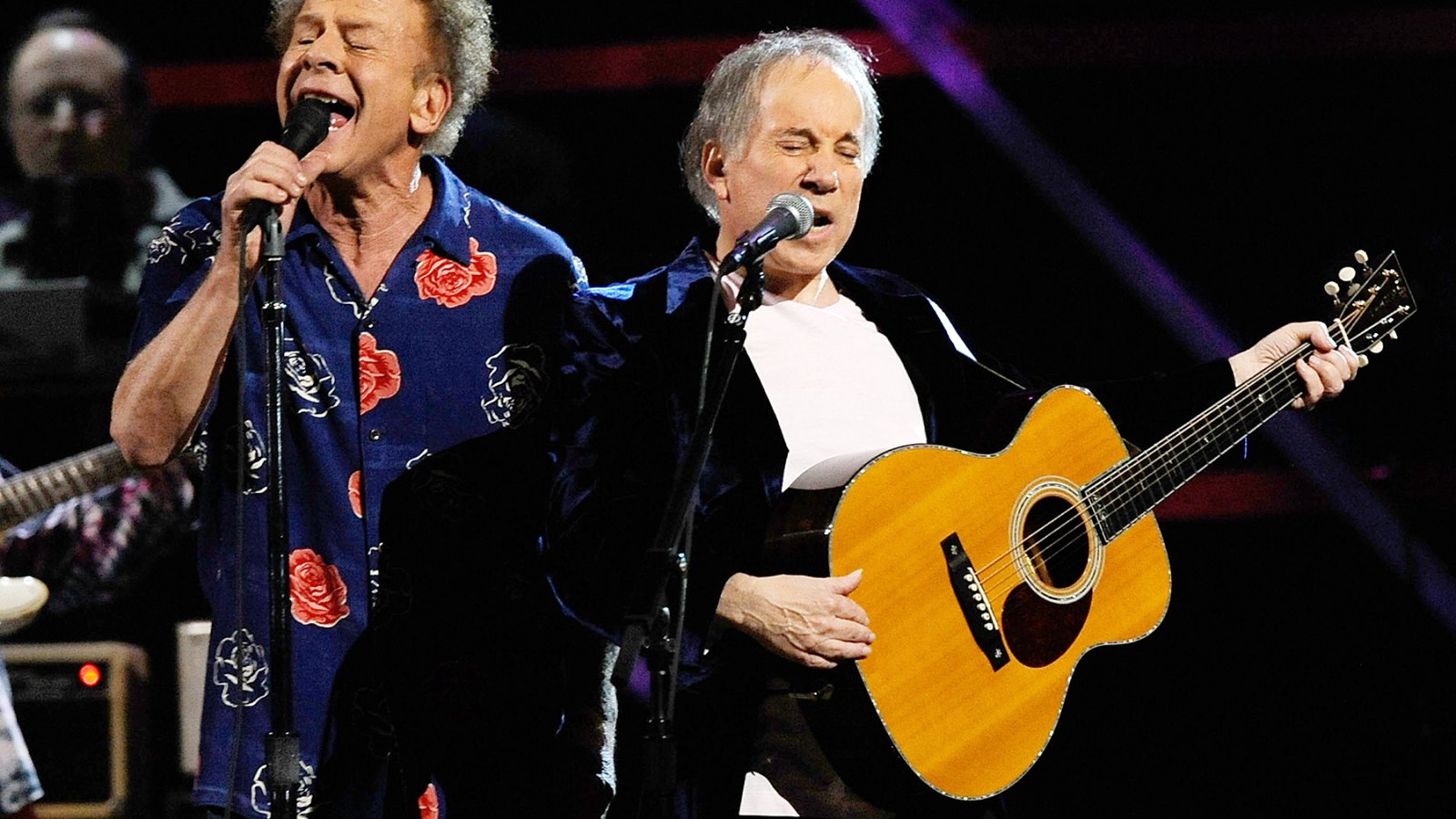 Simon and Garfunkel perform in 2009