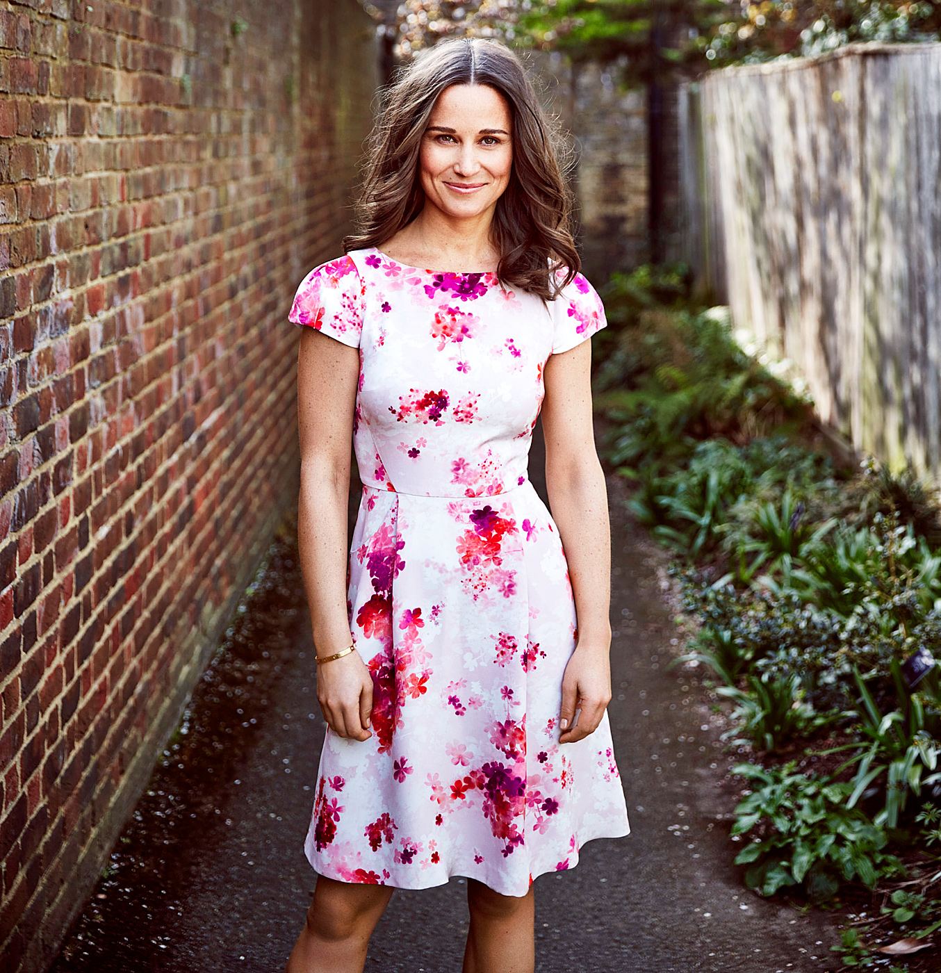 Pippa Middleton Designs Clothing for Charity: See the Dress, Scarf