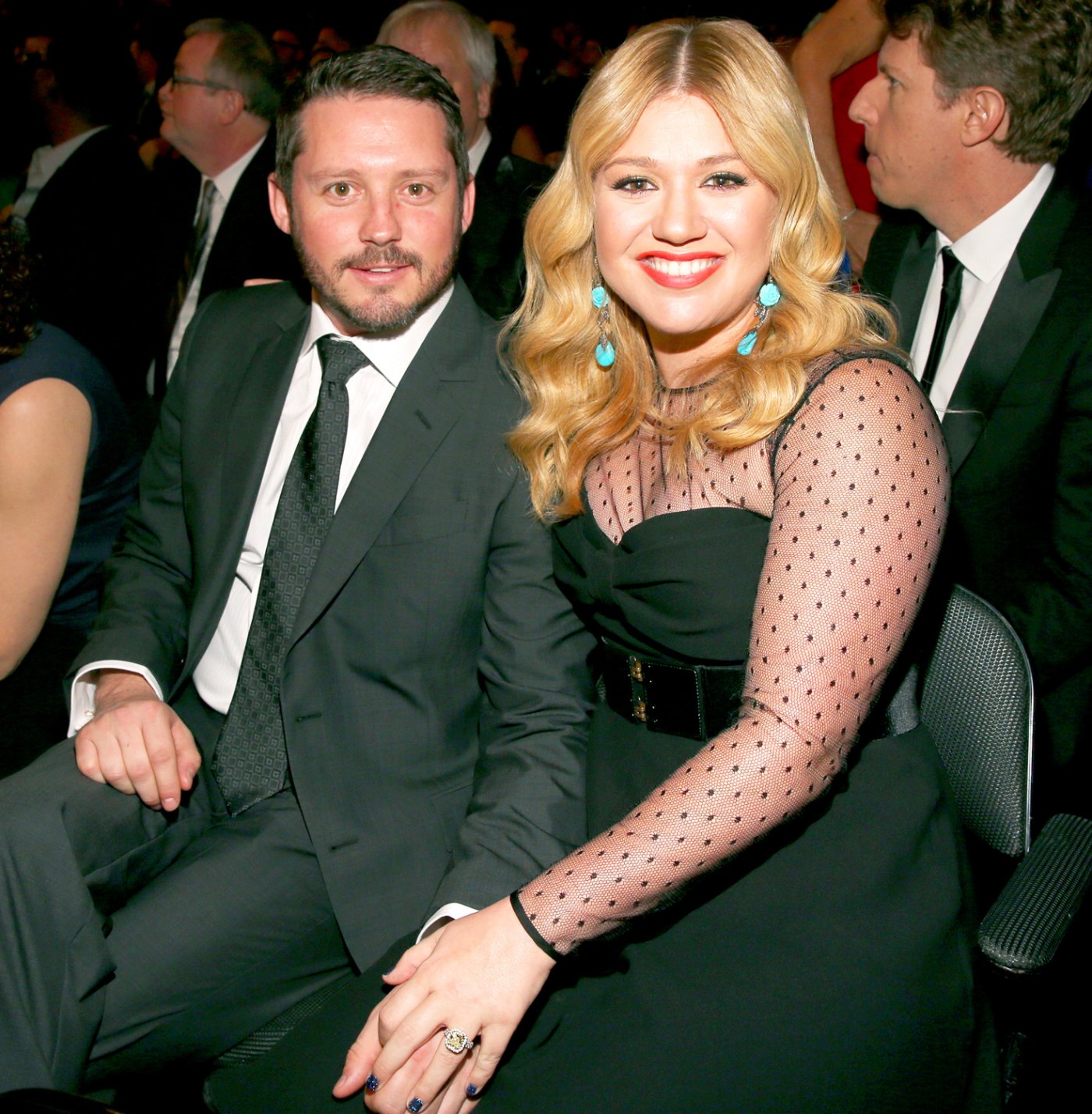 Kelly Clarkson Talks Rough Pregnancy: "I Have to Get IVs"