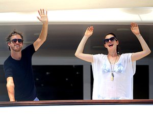 Anne Hathaway Rocks Two String Bikinis on Valentino's Yacht: Photos