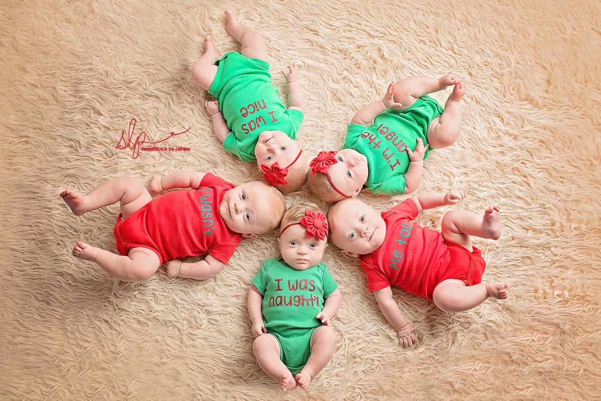 Baby Quintuplets Pose for Christmas Photos