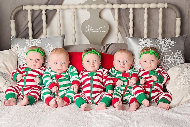 Baby Quintuplets Pose for Christmas Photos