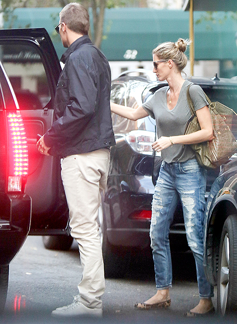 Gisele and Tom leave court