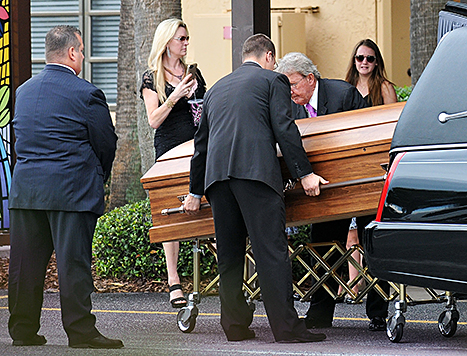 jackie siegel coffin photo