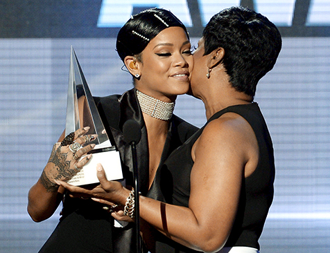 Rihanna AMA Awards