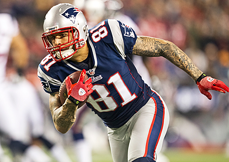 aaron hernandez playing for patriots